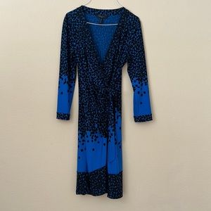 BCBG MAXAZRIA Blue and Black Print Wrap Dress